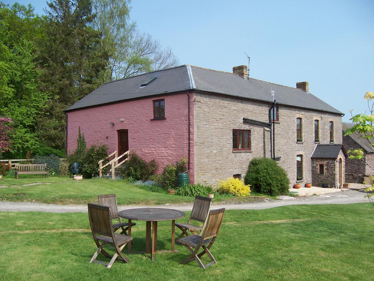 Brynderwen Bed & Breakfast Llangorse Exterior foto