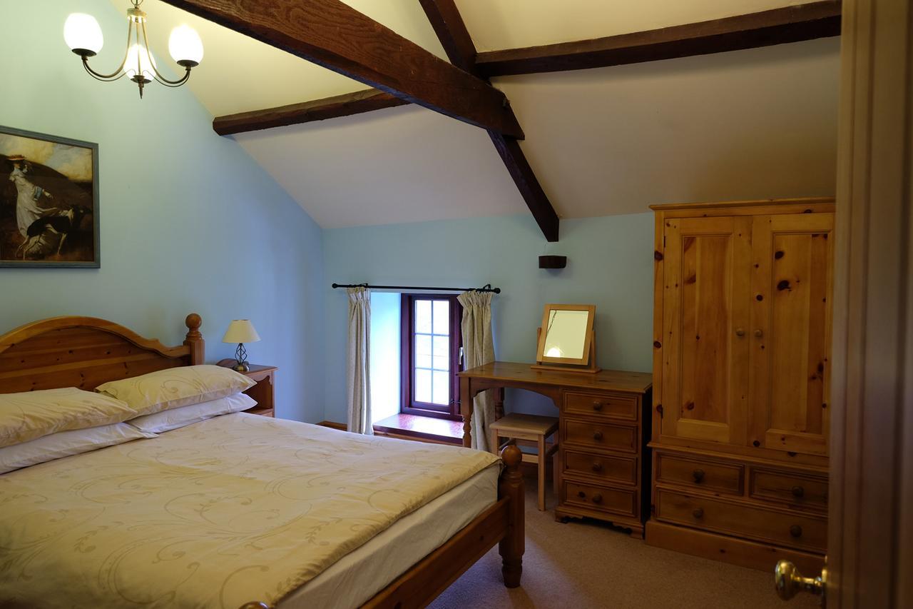 Brynderwen Bed & Breakfast Llangorse Exterior foto